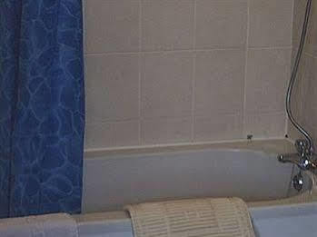 Endeavour Hotel Hadleigh  Екстериор снимка